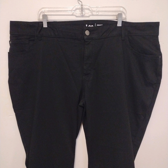 Lee - Mid Rise Bootcut Black Jeans Plus Size Petite - Picture 4 of 16